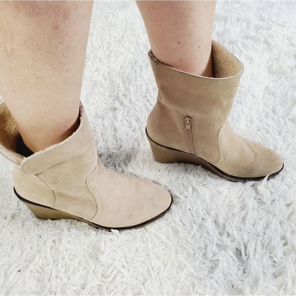 Kellie & Katie fold over suede winter booties  8.5 - Picture 15 of 16